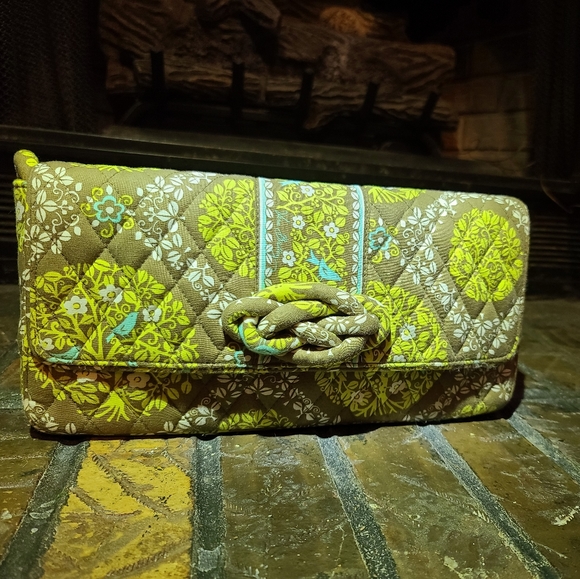 Handbags - Vera Bradley Purse